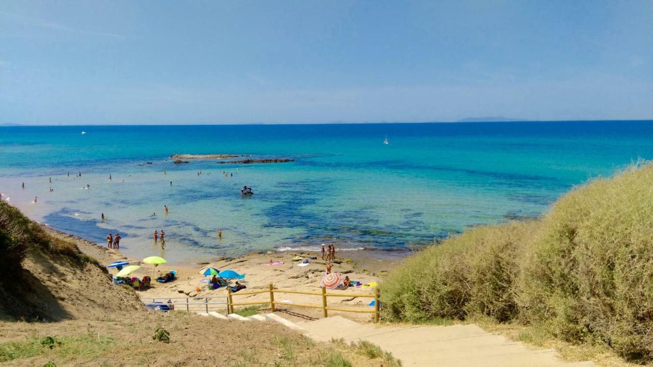 Apartament Lucia 150Mt From Beach カステルサルド エクステリア 写真