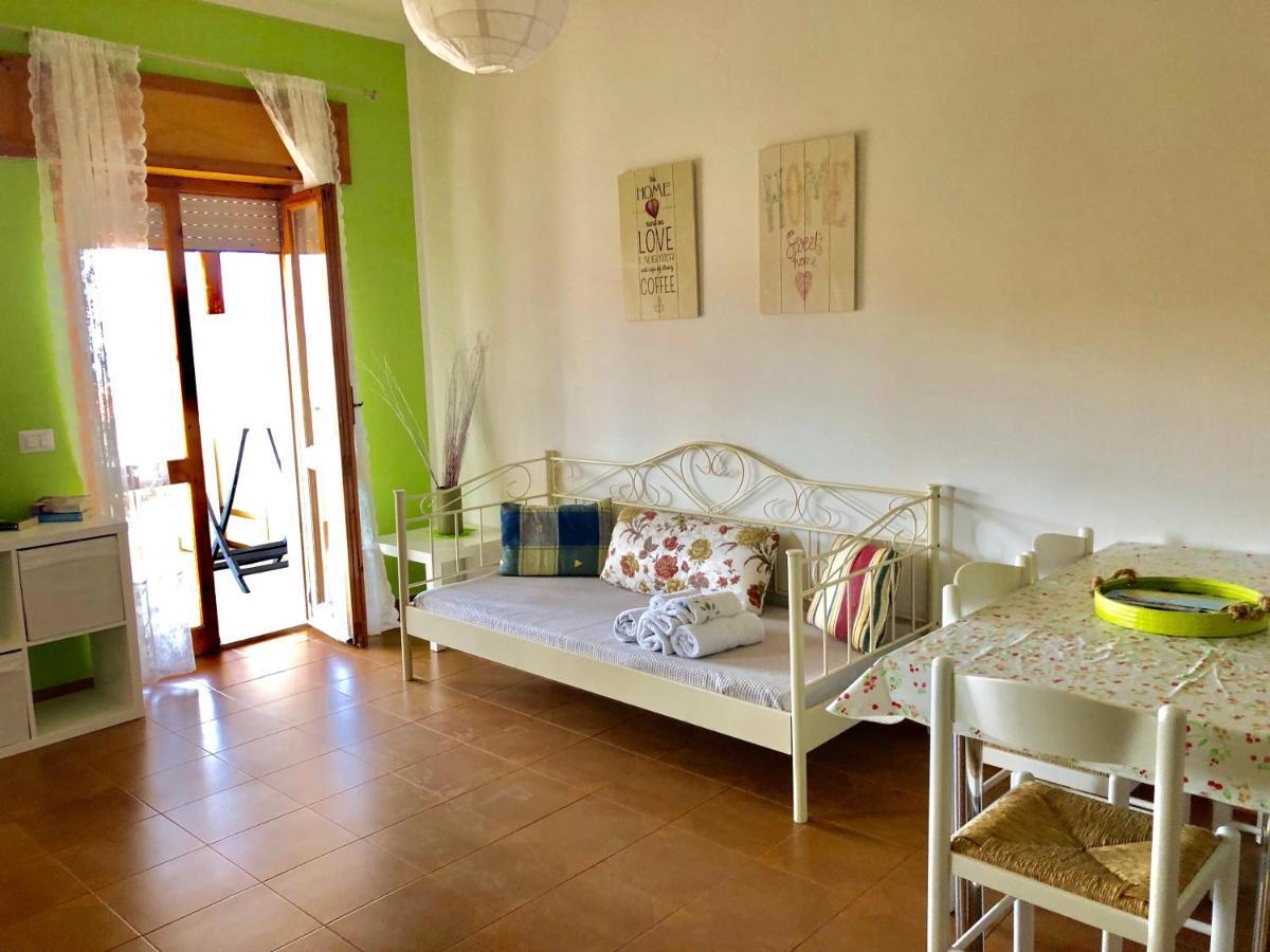 Apartament Lucia 150Mt From Beach カステルサルド エクステリア 写真